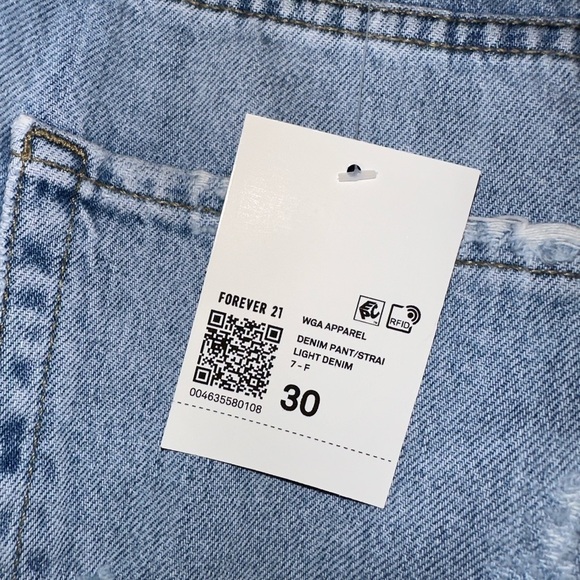 NWT Destroyed 90s-Fit Straight Jeans light wash distressed denim Forever 21 RARE - Picture 12 of 13